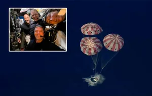 تصاویری از فرود موفق فضانوردان آرتمیس ۲ ناسا بعد از سفر به نزدیک ماه