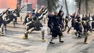 کونگ‌فوی آینده؛ آموزش ربات‌های چینی کنار راهبان معبد شائولین