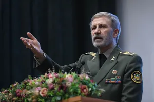 فرمانده کل ارتش: در صورت اجرای عملیات زمینی دشمن، یک نفر هم نباید زنده بماند