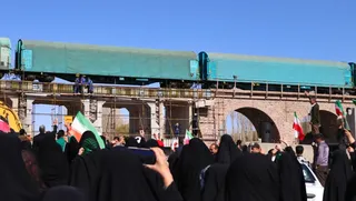 بازسازی ۴ روزه پل ریلی امین‌آباد زنجان و تقدیر اهالی (عکس)