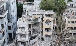 تصاویری از ویرانی‌ها و عملیات نجات در عراد پس از حملات دیروز