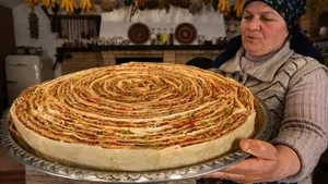 پای گوشت لایه لایه روستیک با پوسته طلایی و ترد