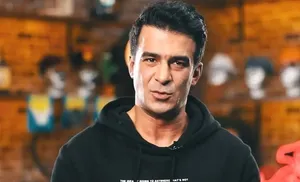 حضور یوسف تیموری بازیگر سینما و تلویزیونی در جمع امدادگران هلال‌احمر