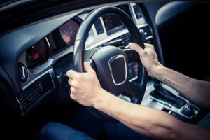 شش دلیل اصلی لرزش خودرو در حالت درجا