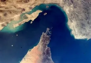 سناتور آمریکایی: اگر حتی بخشی از بیانیه ایران را بپذیریم، ترامپ موافقت کرده که کنترل تنگه هرمز را به ایران واگذار کند