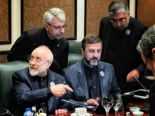   یک پیشنهاد به قالیباف: شما نرو، ونس به تهران بیاید بدون آن دو نفر!