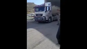 ورود کاروان کمکی شامل ۲۶ تانکر سوخت از کشور عراق به لبنان