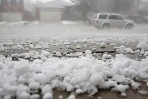 تصاویری از بارش شدید تگرگ در شهر پاوه