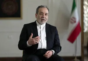 عراقچی: آمریکا برای مذاکره التماس می‌کند