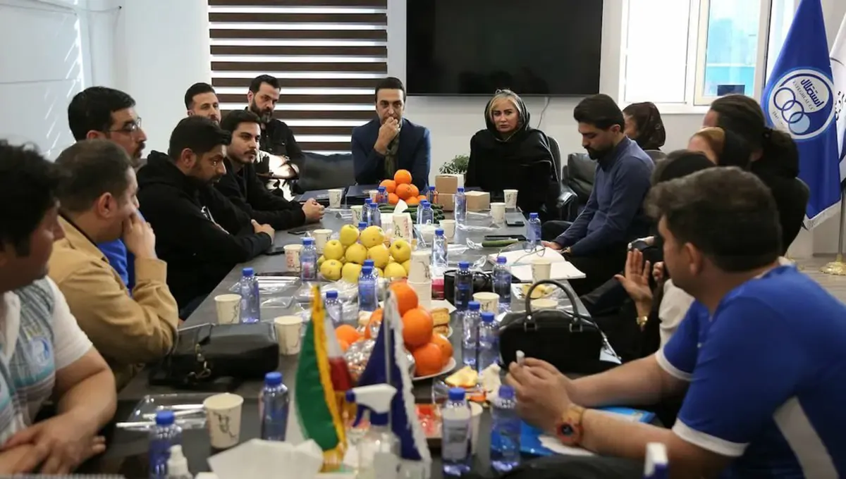 جلسه رسمی باشگاه استقلال