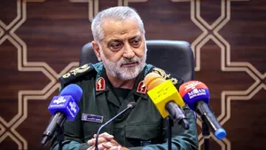 سردار شکارچی: ناو آبراهام لینکلن از دور عملیات خارج شد/ آمریکا بساطش را جمع کند و برود