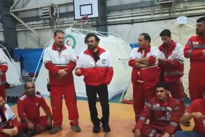 میثم ابراهیمی در میان امدادگران هلال احمر از ایران خواند