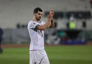 گل دوم شباب الاهلی به تراکتور توسط سعید عزت اللهی در دقیقه ۸۰